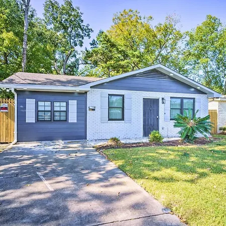 Blue Cottage In The Bayou With Private Yard!